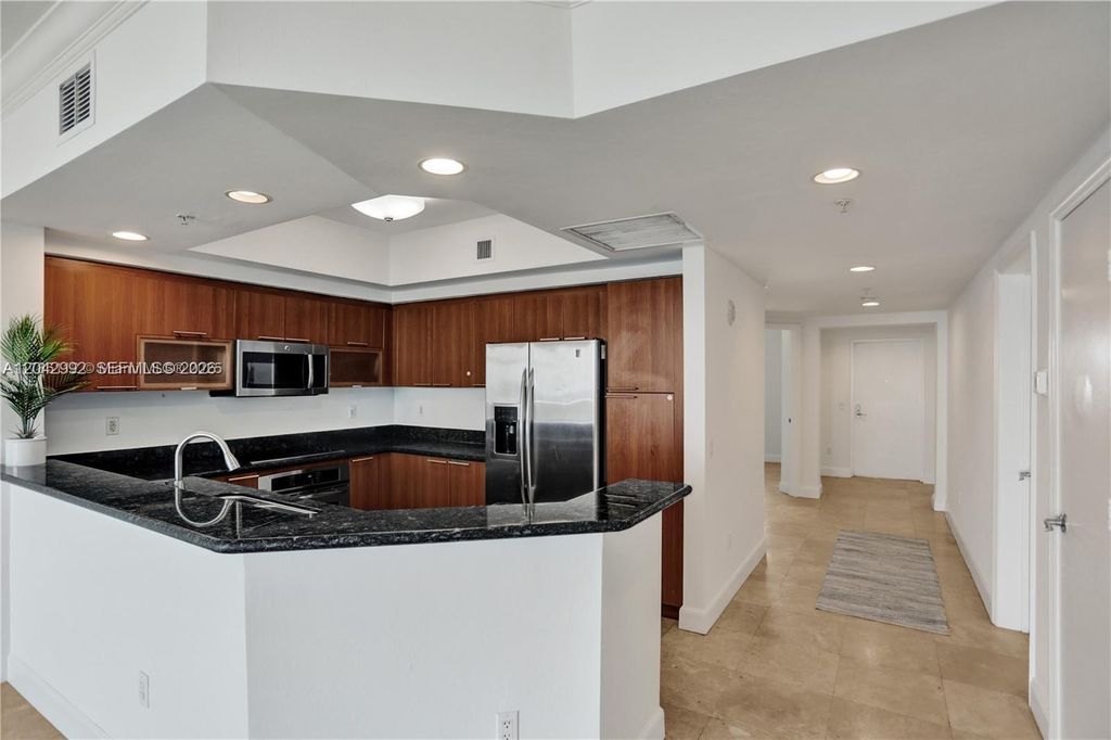 15051 Royal Oaks Lane 2603, North Miami, FL 33181