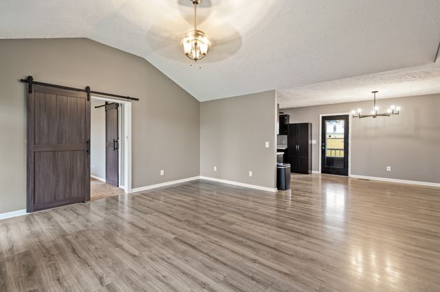 103 Hillview Dr, Woodbury, TN 37190