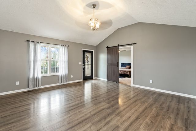 103 Hillview Dr, Woodbury, TN 37190