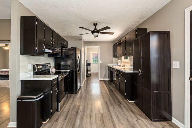 103 Hillview Dr, Woodbury, TN 37190