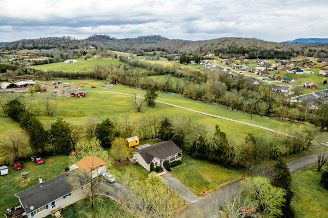 103 Hillview Dr, Woodbury, TN 37190