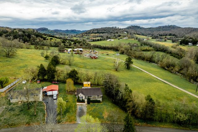 103 Hillview Dr, Woodbury, TN 37190