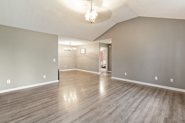 103 Hillview Dr, Woodbury, TN 37190