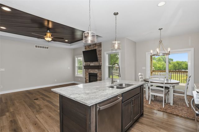 10922 Westport Drive, West Des Moines, IA 50266