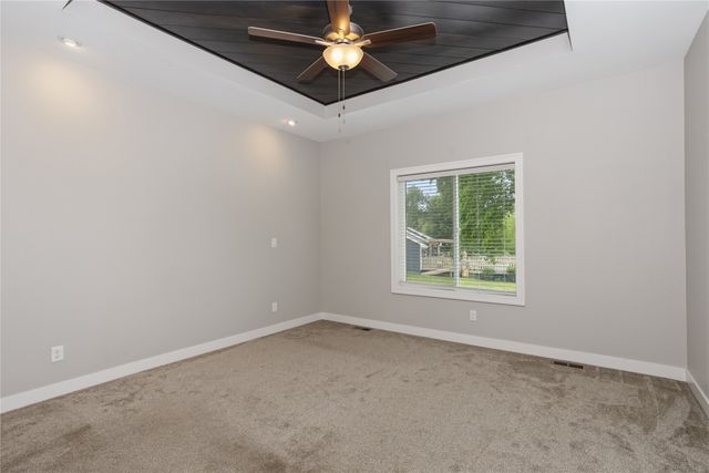 10922 Westport Drive, West Des Moines, IA 50266