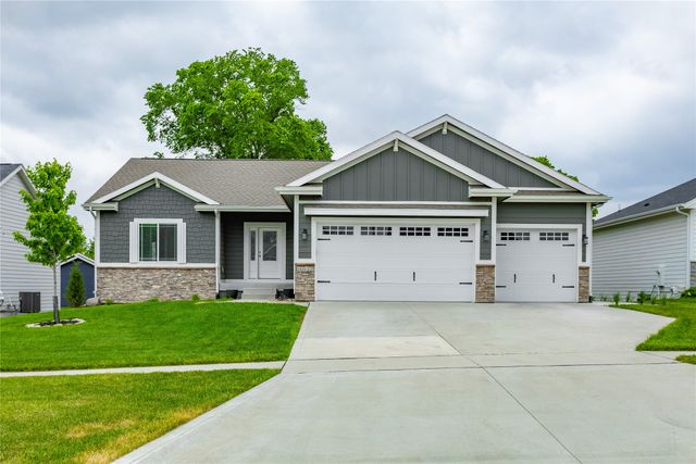 10922 Westport Drive, West Des Moines, IA 50266