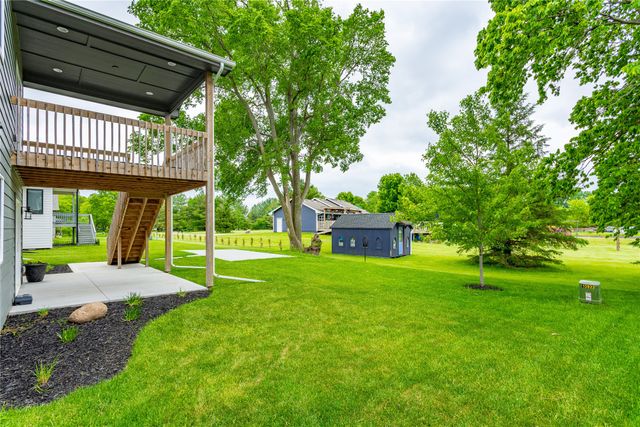 10922 Westport Drive, West Des Moines, IA 50266