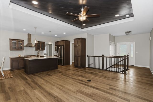 10922 Westport Drive, West Des Moines, IA 50266