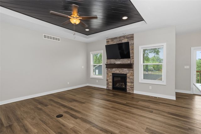 10922 Westport Drive, West Des Moines, IA 50266