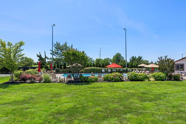 1 Anchorage Way 202, Freeport, NY 11520