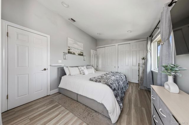 1 Anchorage Way 202, Freeport, NY 11520