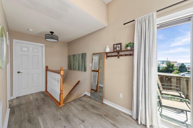 1 Anchorage Way 202, Freeport, NY 11520
