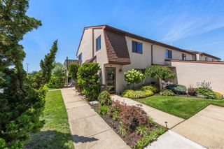 1 Anchorage Way 202, Freeport, NY 11520