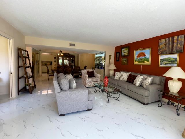 6768 10th Avenue N 115, Lake Worth, FL 33467