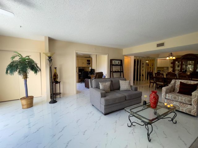 6768 10th Avenue N 115, Lake Worth, FL 33467