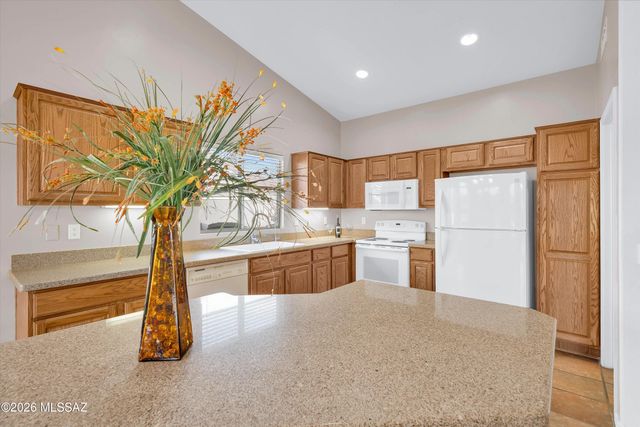 1908 E Cliff Swallow Trail, Green Valley, AZ 85614