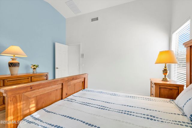 1908 E Cliff Swallow Trail, Green Valley, AZ 85614