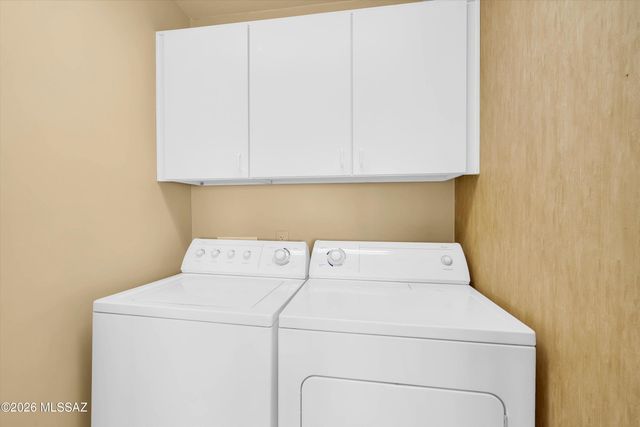 1908 E Cliff Swallow Trail, Green Valley, AZ 85614