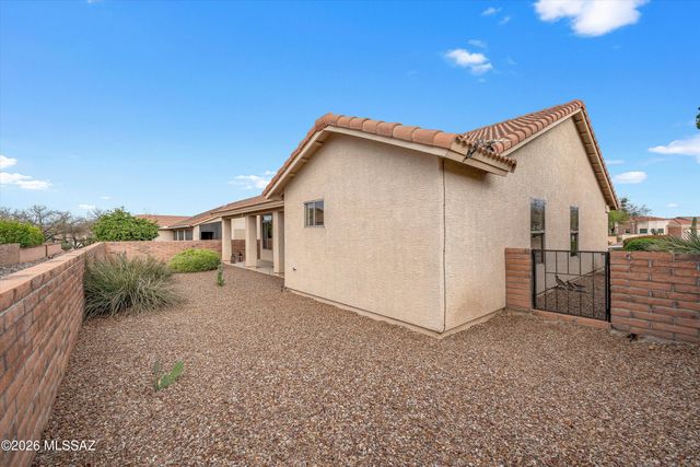 1908 E Cliff Swallow Trail, Green Valley, AZ 85614