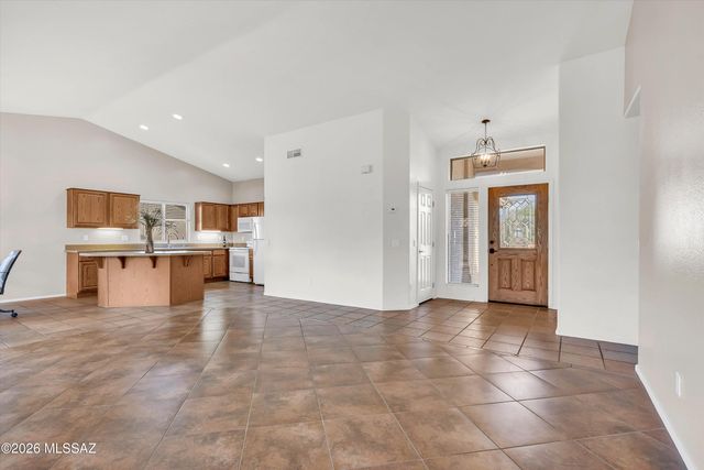 1908 E Cliff Swallow Trail, Green Valley, AZ 85614