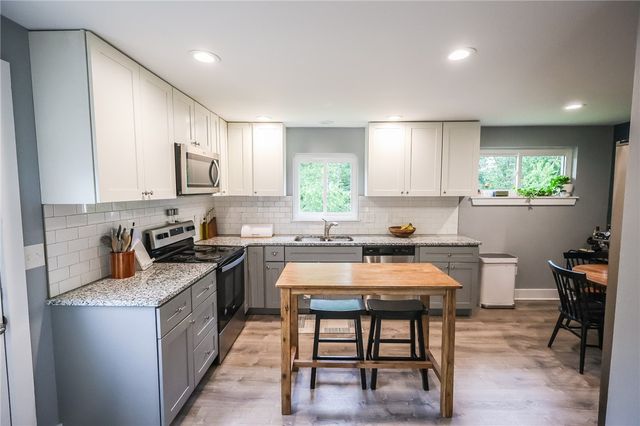 325 Faber Street, Reserve, PA 15214