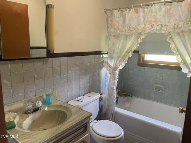 237 Bullock Hollow Road, Bristol, TN 37620