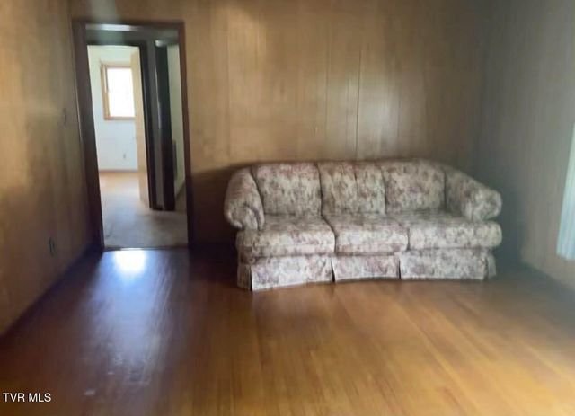 237 Bullock Hollow Road, Bristol, TN 37620