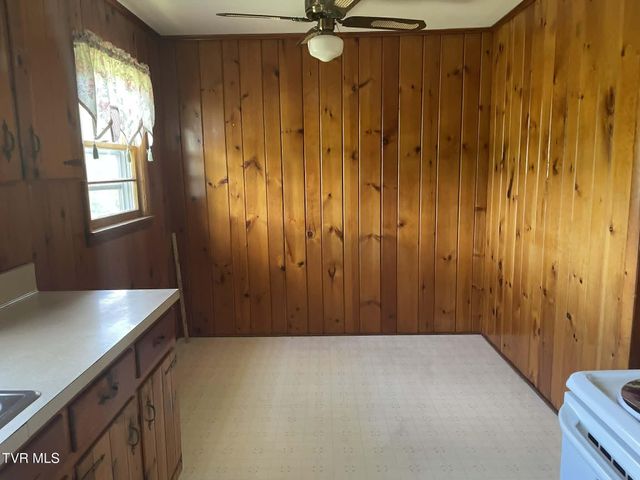237 Bullock Hollow Road, Bristol, TN 37620