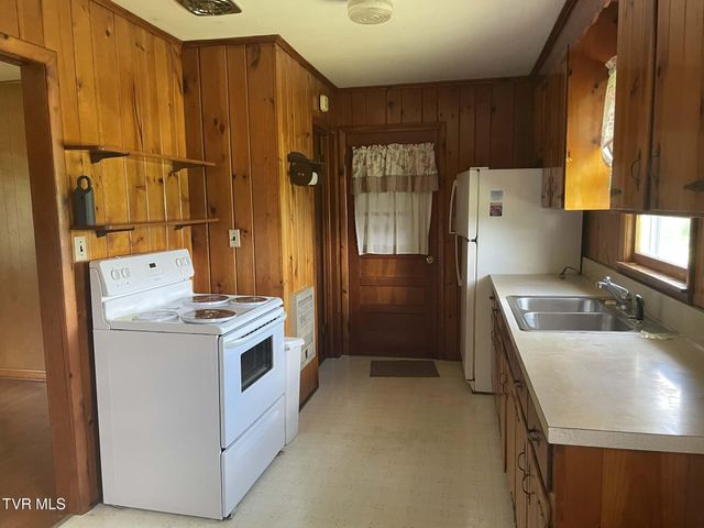 237 Bullock Hollow Road, Bristol, TN 37620