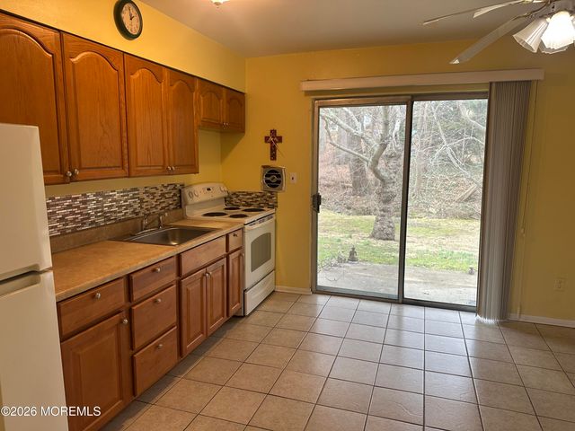 26 King James Lane, Atlantic Highlands, NJ 07716