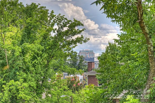 209 Coxe Avenue B, Charlotte, NC 28208