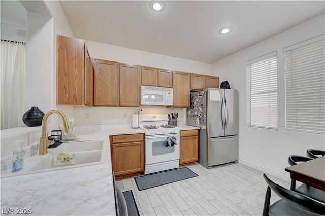 6837 Silver Eagle Avenue, Las Vegas, NV 89122