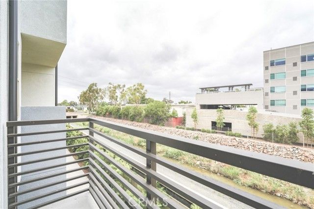 337 Placemark, Irvine, CA 92614