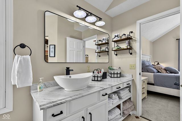 4838 Ashbrook Drive, Noblesville, IN 46062