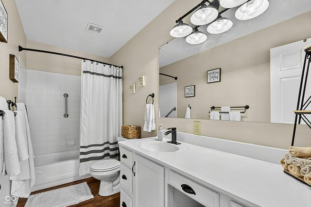 4838 Ashbrook Drive, Noblesville, IN 46062
