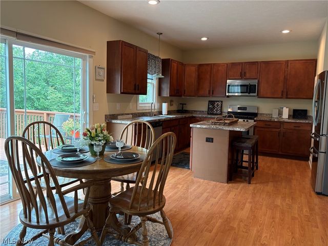 147 Quartz Avenue, Peninsula, OH 44264