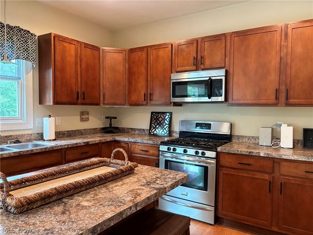 147 Quartz Avenue, Peninsula, OH 44264
