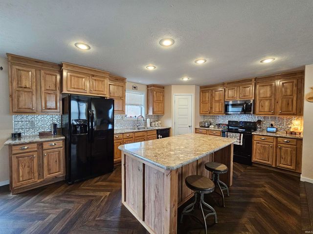 1864 S 700 E Road, Marion, IN 46953