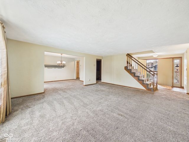 2111 Round Barn Road, Anderson, IN 46017