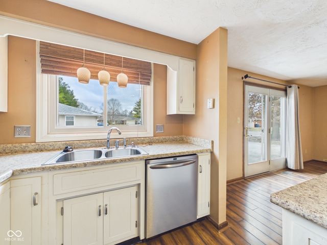 2111 Round Barn Road, Anderson, IN 46017