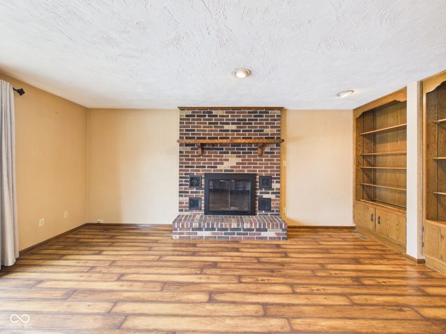 2111 Round Barn Road, Anderson, IN 46017