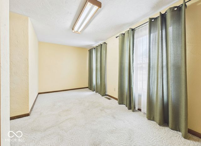 2111 Round Barn Road, Anderson, IN 46017