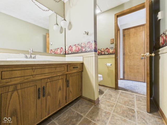 2111 Round Barn Road, Anderson, IN 46017