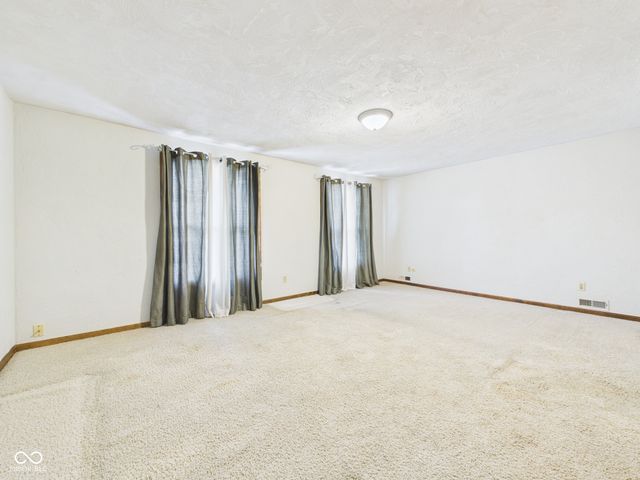 2111 Round Barn Road, Anderson, IN 46017