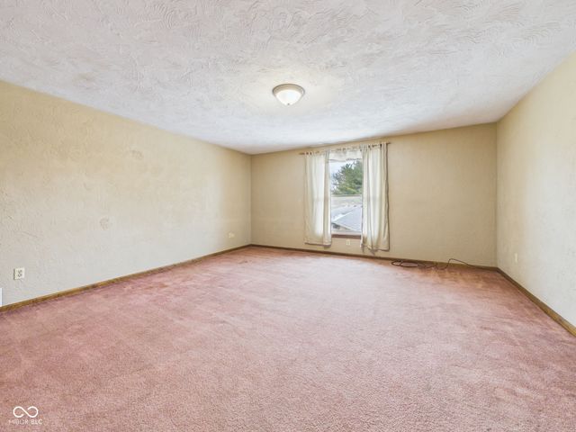 2111 Round Barn Road, Anderson, IN 46017