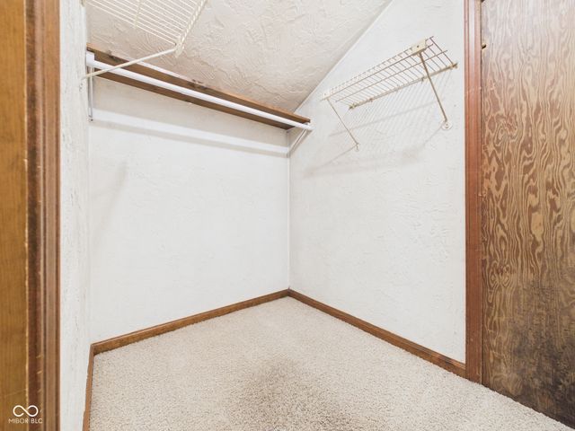 2111 Round Barn Road, Anderson, IN 46017