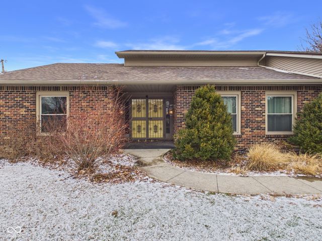 2111 Round Barn Road, Anderson, IN 46017