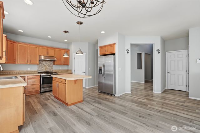 18009 36th Avenue E, Tacoma, WA 98446