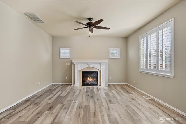 18009 36th Avenue E, Tacoma, WA 98446