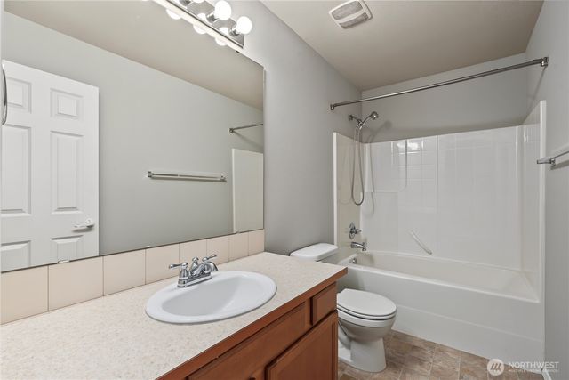 18009 36th Avenue E, Tacoma, WA 98446